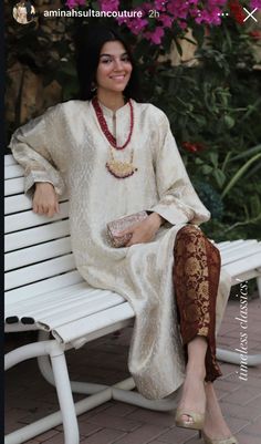 Pakistani Outfits Party Wear, Pakistani Suits Party Wear, Suits Party Wear, Pretty Dresses Casual, Pakistani Party Wear Dresses, Simple Kurta Designs, Pakistani Fashion Casual, Pakistani Fancy Dresses, Pakistani Fashion Party Wear