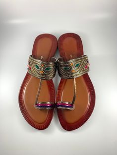 * Please note that if you have wide feet, you will need to size up*  dhaage.london We Bring you our latest collection.  These beautiful Kolapuri Chappal are Handcrafted, incredible soft and anti slip sole. Comfort and style all in one.   . . . #jutti #khussa #shoes #punjabishoes #juttilovers #summer #desiclothes #casualshoes #indian #pakistani #desi #fashion #desifashion #kaleeray #accessories #tradionalshoes #handmade #summer #summervibes #wedding #desiwedding #partywear #eid #simplekhussa #pak Punjabi Fashion, Desi Clothes, Desi Wedding, Desi Fashion, Pakistani Fashion, Sandals Summer, Flat Sandals, Women's Shoes Sandals, Desi