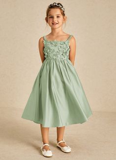 Your flower girl will look pretty like a princess in Midge, our floral tulle Ball-Gown dress. She features a lace bodice and straps adorned with 3D flowers. Sage Green Flower Girl Dress, Sage Flower Girl Dress, Fall Sunflower Weddings, Satin Flower Girl Dresses, Sunflower Weddings, Toddler Wedding Dress, Sage Green Wedding Theme, Green Flower Girl Dresses, Flowergirl Dress