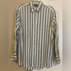 Women’s Banana Republic Brand Shirt, Size Xs, Deep Green/White Striped Pattern, Long Sleeves, 55% Linen/45% Rayon, Never Worn, Great Condition, So Cute! Classic Striped Linen Tops, Striped Linen Top With Button Closure, Striped Linen Tops For Work, Striped Long Sleeve Linen Tops, Striped Linen Long Sleeve Tops, Casual White Blouse With Spread Collar, White Casual Blouse With Spread Collar, Classic Linen Shirt For Day Out, Classic White Shirt For Day Out