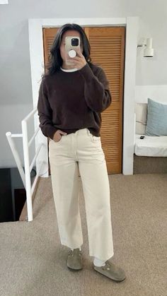 Birkenstock Clogs Office Outfit, Boston Clog Work Outfit, Birkenstock Boston Office Outfit, Boston Clog Fall Outfit, Fall Outfits Corduroy Pants, Boston Clogs With Dress, Cream Colored Jeans Outfit Fall, Fall Cream Pants Outfit, Fall Outfits Cream Pants