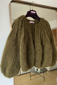 Winter Europe Outfits, Essential Outfits, Crochet Cardigan Tutorial, Nyc Winter Outfits, Nyc Winter, Europe Outfits, Mohair Cardigan, Mode Inspo