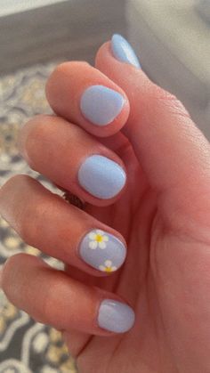 Flower Nail Designs Easy, Nailart Short Nails Easy, Nail Designs For Short Nails Blue, Simple Spring Nails Purple, Nail Inspo Polish, Cute Nail Art For Short Nails Easy, School Nails Ideas Short, Easy Nail Designs For Short Nails To Do At Home, Kids Nail Designs Summer