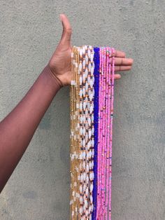 Afro Jewelry, Waist Beads African, Handmade Bead Jewellery, Bin Bin, Waist Jewelry, Black Girls With Tattoos, Wrist Jewelry, Crochet Handbags Patterns