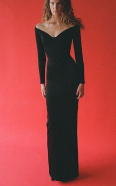 Women's Alex Perry Pre Fall 2022 Collection | Moda Operandi Alex Perry Black Dress, Alex Perry Gown, Classic Evening Gowns, Long Classy Dress, Formal Dress Designs, Long Dress Outfit Ideas, Black Fitted Gown, Black Dress Classy Elegant Long, Long Dress Outfit