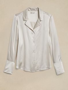 Silk Resort Shirt | Banana Republic Silk White Shirt, Silk Shirt Outfit, Sixth Form, Shirt Outfits, Resort Shirt, Dress Label, Winter Capsule, Uni Outfits, White Sleeveless Blouse