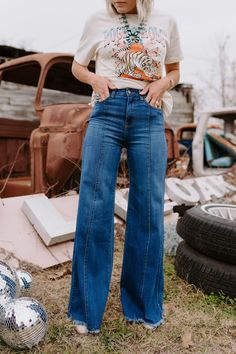 Classic Trouser Style Jean with front seam detail.  Stretchy Trouser & keeps its shape! 35" inseam.  Size up if in between sizes! Model is 5'7 & size 1/3, wearing size 26.  SIZE 1 SIZE 3 SIZE 5 SIZE 7 SIZE 9 SIZE 11 SIZE 13 25" 26" 27" 28" 29" 30" 31" Western Wear Outfits, Cute Country Outfits, Western Style Outfits, Classic Trousers, Western Outfits Women, Estilo Chic, Trouser Style, Country Outfits, Looks Style