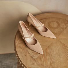 Chiko Oma Pointed Toe Kitten Heels Pumps - Elegant Shoes Heels, Pointed Toe Kitten Heels, Heels White, Kitten Heel Shoes, Short Heels, Heels Classy, Hype Shoes, Kitten Heel Pumps, Elegant Shoes