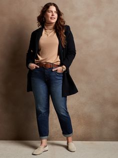 Curvy Girlfriend Jean | Banana Republic Factory Office Outfits Women Plus Size, Plus Size Work, Plus Size Fall Outfit, Curvy Shorts, Office Outfits Women, Fashion Pics, Business Casual Outfits For Women, Business Casual Outfits For Work, Curvy Jeans