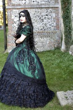 Emerald Green Royal Gothic Wedding Embroidered Bridal Gown Unique Haute Couture Historical Ball Masquerade Carnival Goth Dress Halloween - Etsy Ireland Victorian Gothic Wedding, Emerald Gown, Witch Wedding, Masquerade Carnival, Victorian Gown, Carnival Dress, Victorian Wedding, Goth Dress, Vintage Gowns