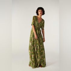 Rubi Dress! Sold Out Everywhere!!!So Beautiful These Is A Small Defect On The Back Above The Label, Not Visible Romantic Maxi Dress, Hippy Chic, Floral Dresses Long, Maxi Dress Online, Maxi Robes, Tier Skirt, Maxi Wrap Dress, Floral Maxi, Womens Maxi Dresses