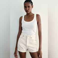 New White Mom Shorts, Very Good Quality. Size: Xs Color: White 100% Cotton Black Distressed Shorts, Zara Shorts, High Rise Denim Shorts, High Rise Mom Jeans, Zara White, Distressed Jean Shorts, Black Denim Jeans, Cut Off Jeans, Mom Shorts