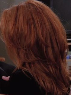 Grungy Layered Hair, 90s Copper Hair, Dark Orange Hair Aesthetic, Auburn Shag Haircut, Ginger Hair Wolf Cut, Julia Roberts Red Hair, Nicole Kidman Practical Magic Hair, Dark Red Orange Hair, Really Layered Hair