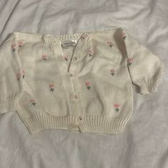 Nwot 24 Months, Knit Sweater Cream With Stitched In Pink Flowers Cute White Crew Neck Cardigan, Cute Cream Knit Tops, Cream Knitted Cotton Tops, Cream Cotton Knitted Tops, Cream Cotton Short Sleeve Sweater, Cute Cream Cotton Sweater, Cute White Cotton Cardigan, Cute Summer Cotton Cardigan, Cute Knitted Cotton Cardigan