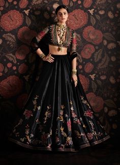 Ridhi Mehra-Ersheen Black Embroidered Lehenga Set-INDIASPOPUP.COM Stitching Styles, Desi Vibes, Ridhi Mehra, Pengantin India, Raw Silk Lehenga, Black Lehenga, Indian Outfits Lehenga, Gaun Fashion, Latest Dresses