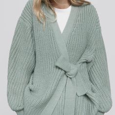 Nwot Zara Sea Foam Green Tie Sweater Size Medium First 3 Photos Most Accurate In Color Traje Casual, Winter Stil, Cardigan Fashion, Knit Sweater Cardigan, Sweater Fashion, Knitwear Women, Top Casual, Cardigans For Women, New Outfits