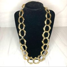 Gorgeous oversized statement necklace circa 80s/90s. Metal Costume Jewelry Chain Necklace, Retro Metal Chain Necklaces, Retro Metal Chain Necklace, Vintage Metal Chain Necklace For Party, Vintage Chain Link Jewelry For Parties, Retro Gold-tone Metal Necklace, Vintage Chain Link Party Jewelry, Vintage Long Chain Necklace, Vintage Chunky Gold Necklace