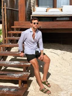 Positano Vibes, Black Linen Shirt Men, Cartagena Outfits, Blue Linen Shirt Men, Blue Linen Pants Outfit, Mykonos Outfit, Beach Closet, Prince Style, La Beach