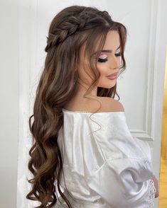 #momcut #couleurcheveux2024 #fishtailbraid #κούρεμαbob #blackhairwithblondemoneypiece Hairstyle For Free Hair, Cuttings For Long Hair, Wedding Hair With Braid Down, Down Styles For Long Hair, Side Part Hairdo, Hairstyle Ideas Wedding, Quince Sister Hairstyles, Hair Do Inspiration, Wavy Hairstyles Braid