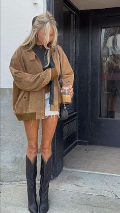 Janae Roberts, Black Cowboy Boots Outfit, Cowgirl Boots Outfit, Look Adidas, Estilo Indie, Cold Outfits