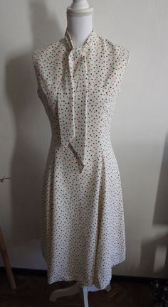 Beautiful vintage Pierre Balmain dress with multicolored polka dots, size 36 FR, size S, good vintage condition. Flat measurements: 45cm-37cm-56cm Beautiful Pierre Balmain vintage dress with multicolor spotty pattern, size 4 US, size S, good vintage condition. flat measurements: 45cm-37cm-56cm Vintage Knee-length Polka Dot Dress, Vintage Polka Dot Knee-length Dress, Vintage Polka Dot Lined Dresses, Retro Polka Dot Lined Dresses, Polka Dot A-line Lined Dress, Balmain Vintage, Balmain Dress, Pierre Balmain, Vintage Dress