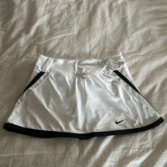 Never Worn So Cute Perfect Condition Nike White Fitted Tennis Skirt, Fitted White Nike Tennis Skirt, Nike Sporty White Skirt, Nike White Tennis Skirt For Spring, Nike White Casual Skort, Nike White Skort For Spring, Nike White Lined Skirt, Nike White Skirt For Spring, Fitted White Nike Skirt