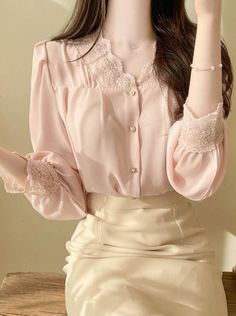 ❤Lace Super Pink Chiffon Shirt❤ Light Pink Clothes, Susie Core, Light Academia Fashion, Pink Blouses, Lace Undershirt, White Frock, Blouse Korea, Mode Rose, Light Pink Blouses