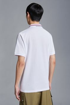 A wardrobe staple, this cotton piquet polo shirt is a timeless and versatile design. The classic style is finished with a tricolor trim along the collar and a logo patch on the chest. Classic White Polo Shirt, Long Sleeve Shirts For Men, Greek Blue, Black T Shirts, Polo Long Sleeve, Polo Shirt White, Polo Sweater, Collar Sweater, Mens Polo Shirts