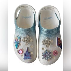 New Disney Frozen Crocs Platform Shoes Sz 9 Crocs Platform, Women's Crocs, Crocs Shoes, Disney Frozen, Mule Clogs, Platform Shoes, Mules Shoes, Clogs, Frozen