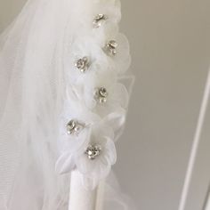 New In Package Girls Short Veil. White Hairband Has Flowers And Tiny Pearls Max Length Of Veil Is Approx 20 Inches White Hairband, Veil With Flowers, Flower Veil, Short Veil, Flowers Color, Kids Hair Accessories, Short Girls, Kids Accessories, Veil