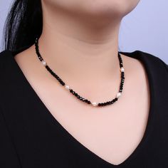 Beaded Necklace Black, Black Beads Mangalsutra, Black Beads Mangalsutra Design, Gold Bead Earrings, New Gold Jewellery Designs, Daily Wear Jewellery, Beaded Necklace Designs, Black Beaded Jewelry, Gold Bride Jewelry