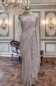 Beautiful dusty mauve purple georgette saree with glitter work and running blouse piece. Purple Georgette Saree, Chic Prom Dresses, Pengantin India, Simple Saree Designs, Sari Dress, Dusty Mauve, Desi Fashion Casual, Mauve Purple, Elegant Saree