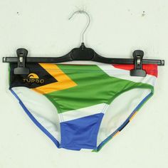 Brand: Vintage Product: Swim Trunks Details: multi-coloured, patterned 80s 90s swimwear, elastic waistband, inscription "South Africa" Men's size: M Waist width: 37 cm (elastic waistband) Length bridge: 21 cm Condition: very good, used Material: no textile label available 14 days right of withdrawal | free store pick up in Berlin If you have any questions, please contact us by phone or email. We will be happy to help you Monday to Saturday from 12:00 to 18:00. Please also note the measurements, Fitted Multicolor Swim Trunks For Swimming, Printed Multicolor Swim Trunks For Beach Season, Multicolor Printed Swim Trunks For Beach Season, Multicolor Fitted Swim Trunks For Pool, Multicolor Stretch Swim Trunks For Beach, Retro Stretch Multicolor Swimwear, Stretch Multicolor Swim Trunks For Vacation, Stretch Multicolor Swim Trunks For Beach, Retro Multicolor Stretch Swimwear