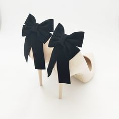 A pair (2pcs) of phenomenal very glamorous suede shoe clips color black The clips are additionally felt-protected so you will not shoe damage. We make every effort to ensure that the photos reflect the actual color of the product as possible, however, it may be slightly different depending on the settings of your monitor Black Suede Heels, Floral Shoes, Bow Shoes, Shoe Clips, Bow Clips, Suede Heels, Suede Shoes, Dream Shoes, Black Suede