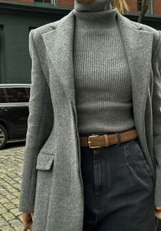 Grey Pants Work Outfit Women, Cute Office Outfits, Womens Tweed Jacket, Chic Business Casual, Loungewear Outfits, Professional Outfits Women, Corporate Outfits, Business Casual Outfits For Work, Stylish Work Outfits