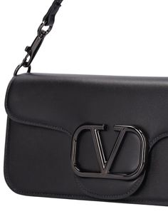 Height: 13cm Width: 27cm Depth: 6cm. Strap drop: 47cm. Handle drop: 10cm. Detachable metal chain strap. Single top handle. Front flap closure. Logo detail Modern Formal Shoulder Bag With Chain Detail, Modern Formal Shoulder Bag With Chain, Modern Evening Bag With Chain, Designer Shoulder Bag With Chain For Formal Events, Designer Formal Shoulder Bag With Chain, Designer Chain Shoulder Bag For Formal Events, Designer Chain Shoulder Bag For Formal Occasions, Designer Evening Bag With Metal Logo, Party Leather Shoulder Bag With Metal Logo