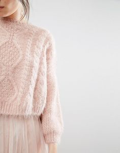 Beautiful pale pink fluffy cables -- designer unknown Diy Outfits, Pink Jumper, Cable Knit Jumper, Sweater Dresses, Zooey Deschanel, Mode Inspo, Knit Fashion, Fashion Mode