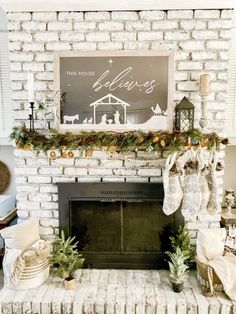 Brick Fireplace Christmas Decor, Rustic Mantel Decorating Ideas, Mantle Decorating Ideas, Christmas Mantel Decorating Ideas, Mantle Decorating, Rustic Mantle, Mantel Decorating Ideas, Mantel Decor Ideas, Mantel Fireplace