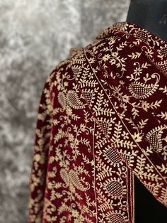 High-quality velvet fabric. Shimmer work embroidery. Classic design for wedding outfits. Soft and comfortable feel. Perfect for weddings. Easily pairs with any wedding outfit. Velvet Traditional Wear With Zari Work For Ceremonies, Festive Nida Dupatta With Intricate Embroidery, Traditional Velvet Unstitched Suit For Festive Season, Festive Unstitched Velvet Suit With Zari Work, Velvet Salwar Kameez With Intricate Embroidery For Wedding, Festive Gold Velvet Traditional Wear, Unstitched Velvet Salwar Kameez In Traditional Style, Unstitched Traditional Velvet Salwar Kameez, Gold Velvet Bollywood Traditional Wear