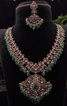 Jewellery Design Gold, Victorian Jewelry Necklace, Beaded Wedding Jewelry, Latest Gold Jewellery, Wedding Jewelry Sets Bridal Jewellery, Necklace Styles, Bridal Jewelery, Antique Necklaces Design, Victorian Jewellery