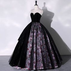 This Black and Purple Gothic Floral Strapless Wedding Dress is perfect for any gothic bride looking for a unique and dramatic dress. The black and purple colors are perfect for a gothic wedding, and the floral design adds a touch of femininity. The strapless design is both elegant and sexy, and the fitted bodice will flatter any figure. The skirt is full and flowing, making this dress perfect for a twirling bride. ❤️CUSTOM MADE❤️ For custom made, please message us your height, bicep circumstance 2023 Ball Gown, Ball Gown Plus Size, Simple Satin Wedding Dress, Dramatic Dresses, Strapless Ball Gown, Nontraditional Wedding Dress, Flower Prom Dress, Purple Gothic, Wedding Dresses High Low