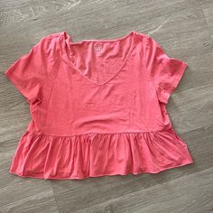 Never Worn Coral Flowy Cotton Shirt. Fitted Gap T-shirt For Summer, Gap Cotton Tops For Summer, Gap Relaxed Fit T-shirt For Spring, Fitted Casual Tops From Gap, Pink Gap Tops For Spring, Gap Pink Tops For Spring, Gap V-neck Summer Tops, Trendy Gap T-shirt For Spring, Gap Trendy Relaxed Fit Tops