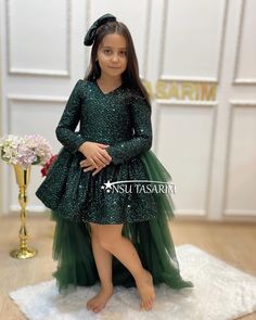 Emerald baby girl dress. Sequin emerald. Chirsmast dress. High low dress. Emerald baby girl princess dress. Glitter Dress Short, Babies Fashion, Baby Girl Princess Dresses, Preschool Girl, Kids Dress Wear, Dress Sequin, Unique Dress, Girl Princess Dress