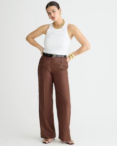 Shop for the Wide-leg essential pant in linen for women. Find the best selection of women womens-categories-clothing-pants-wide-leg available in-stores and on line. Outfits With Brown Pants, Wide Leg Linen Trousers, White Pants Outfit, Style Rut, Casual Night Out, Brown Pants, Dress With Sneakers, Linen Pants, Pants Outfit