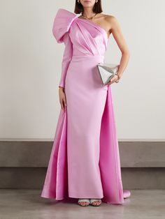 If you're looking for an outfit that will ensure you make an unforgettable entrance, Solace London's 'Malia' gown is a wonderful choice. It's made from crepe and satin-twill in the prettiest shade of pink with a gathered bodice and voluminous puffed sleeve. Haute Couture Details, Prom Dresses Elegant, Solace London, Gathered Bodice, Satin Evening Dresses, London Outfit, One Shoulder Gown, Lela Rose, Satin Bridesmaid Dresses