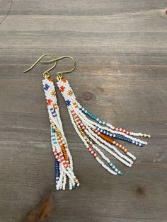 Bead Weaving Patterns Free, Stitch Earrings, Free Movement, Bead Weaving Patterns, Spiral Earrings, Earring Tutorial, Weaving Patterns, Seed Bead Earrings, Brick Stitch