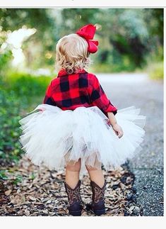 Baby Toddler Girls Christmas Plaid Dress Tutu Outfits. Boho Babe Outfit! Buffalo Plaid Top + Tulle Skirt + Red Hair Bow. Adorable & Chic outfit for the sweet little 'Fancy and Free' girl in your life! Really cute for Christmas photos or as a Flower Girl Outfit ♡ {the RADLEY} :: SET OPTIONS :: 2 Piece - Top+Skirt 3 Piece - Top+Skirt+Red Bow (4" bow on soft elastic headband) * Ruffle bottom bloomers are available to purchase in my shop.  * I also have black or ivory tutus if you like that combo be Fall Flower Girl, Flower Girl Outfits, Plaid Wedding, Flower Girl Outfit, Foto Kids, Christmas Photoshoot, Fashion Kids, Future Baby, Black Plaid