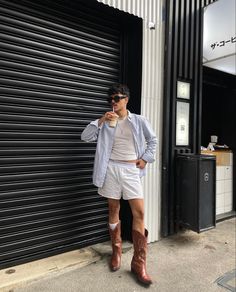 Shorts And Cowboy Boots Outfit Men, Cowboy Boots With Shorts Men, Men’s Coachella, Men Short Shorts, Cowboy Boots With Shorts, Summer Cowboy, Coachella Outfit Men, Boots Outfit Men, Estilo Country