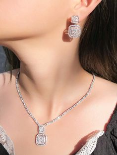 White  Collar     Embellished   Women's Fashion Jewelry Hydrating Lip Gloss, Luxe Jewelry, Women's Jewelry Sets, Necklace Diamond, Jewelry Fashion Trends, Fancy Jewellery, Watches Women Fashion, Rhinestone Jewelry, Romantic Gift