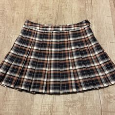 Has Side Zipper And Button New With Tags Fall Thrift, Thrift Inspo, Plaid Skirt, Fall Fashion Outfits, Plaid Skirts, Skirt Outfits, Fall Fashion, Side Zipper, Clothing Items